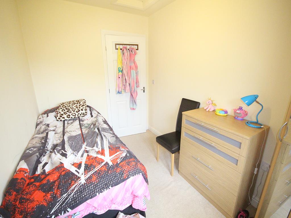 2 bedroom apartment For Sale in Colne - IMG_1811.jpg
